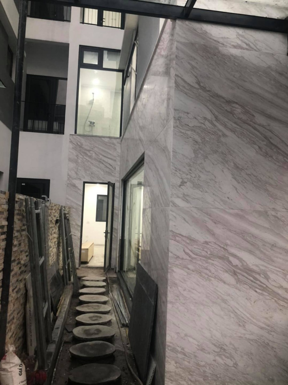 MẪU ĐÁ ỐP MẶT TIỀN 12