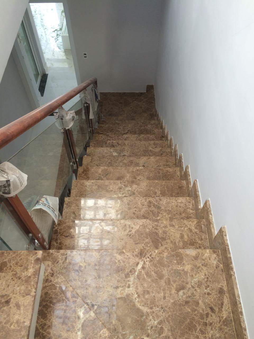 MẪU ĐÁ ỐP CẦU THANG 05
