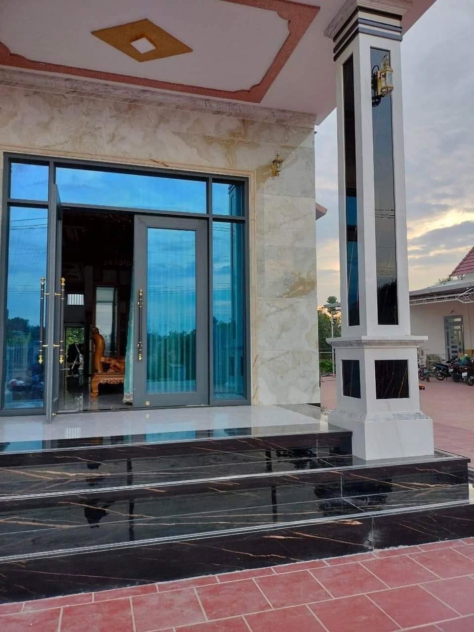 MẪU ĐÁ ỐP MẶT TIỀN 04
